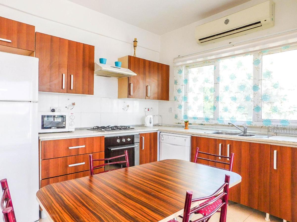 Rix Apartments Girne Buitenkant foto